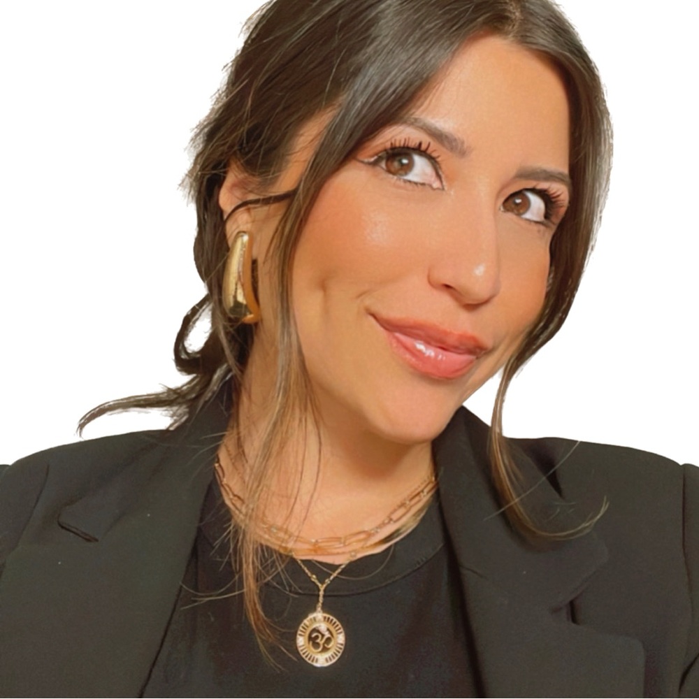 Meet your Posher, Alexia